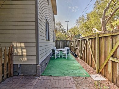 St. Petersburg Home 933750
