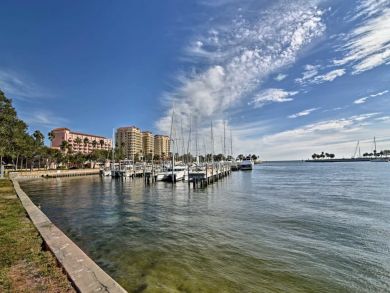 St. Petersburg Home 933750