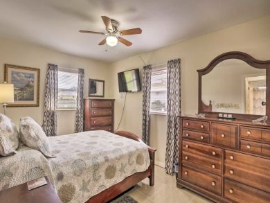 Fort Myers Home 933782