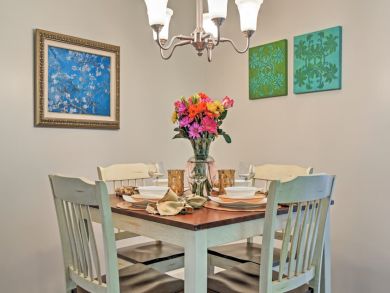 Hollywood Home 933793