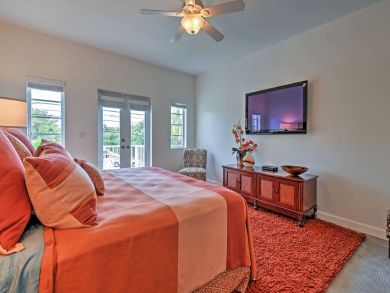 Hollywood Home 933793