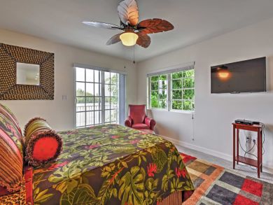 Hollywood Home 933793