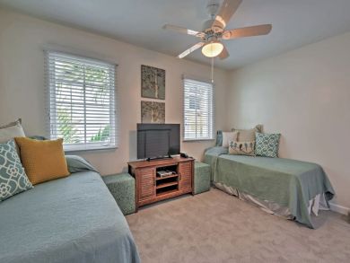 Hollywood Home 933793