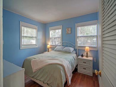 Treasure Island Home 933797