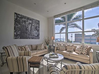 Hollywood Home 933810 Hollywood Home 933810