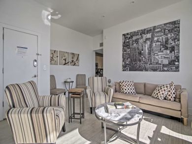 Hollywood Home 933810 Hollywood Home 933810