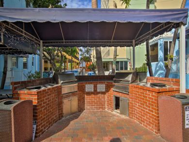 Hollywood Home 933810 Hollywood Home 933810