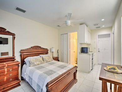 Naples Home 933831