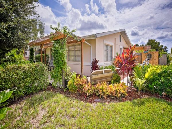 Naples Charming Vacation Cottage Sleeps 2 Bedrooms Sleeps 4
