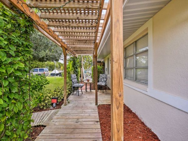 Naples Charming Vacation Cottage Sleeps 2 Bedrooms Sleeps 4