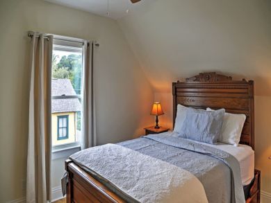 St. Augustine Home 933847