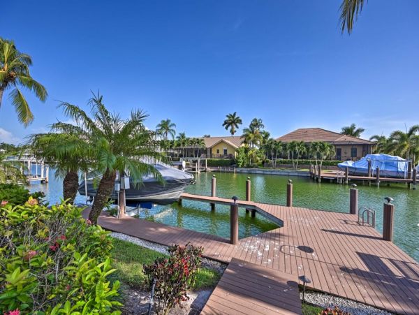 Marco Island Canal Front Home Pool Spa Dock & Walk to Beach