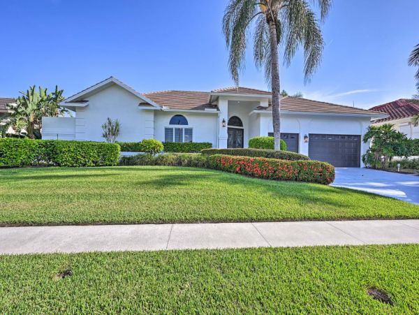Marco Island Canal Front Home Pool Spa Dock & Walk to Beach