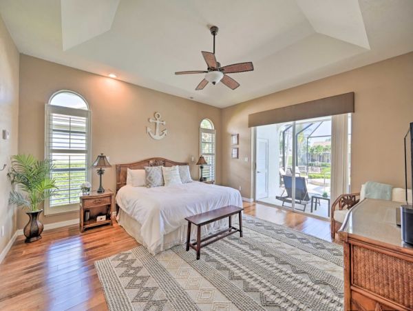 Marco Island Canal Front Home Pool Spa Dock & Walk to Beach