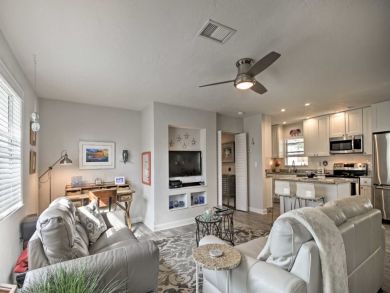 St. Petersburg Home 933860