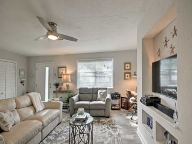 St. Petersburg Home 933860