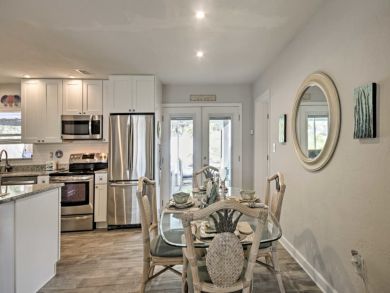 St. Petersburg Home 933860