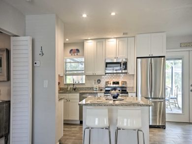 St. Petersburg Home 933860