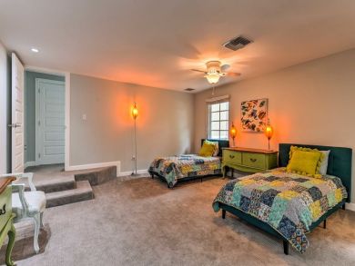 Hollywood Home 933867 Hollywood Home 933867