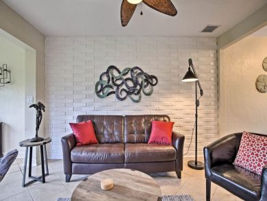 Hollywood Home 933870