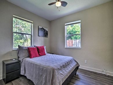 Hollywood Home 933870