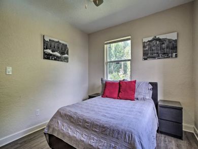 Hollywood Home 933870