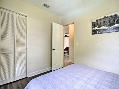 Hollywood Home 933870