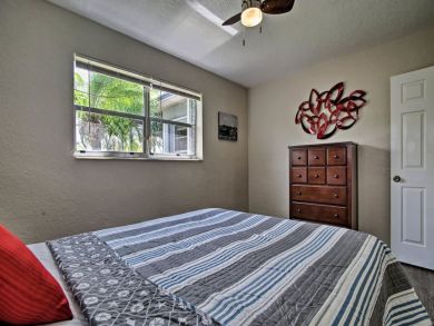 Hollywood Home 933870