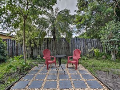 Hollywood Home 933870