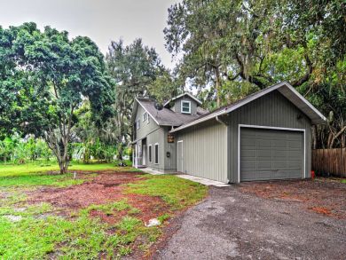 St. Petersburg Home 933872