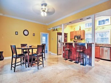 St. Petersburg Home 933872