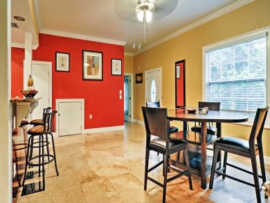 St. Petersburg Home 933872