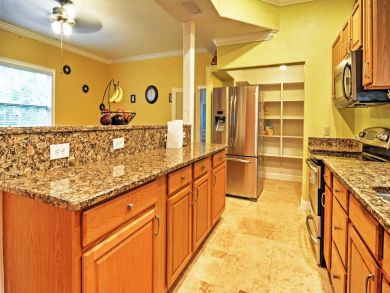St. Petersburg Home 933872