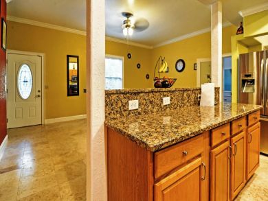 St. Petersburg Home 933872