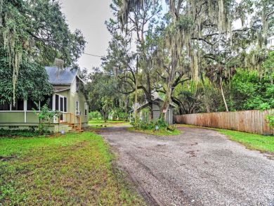 St. Petersburg Home 933872