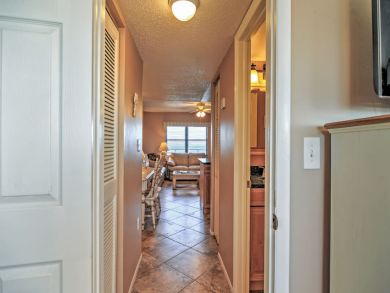 Treasure Island Home 933881 Treasure Island Home 933881
