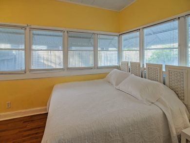 Treasure Island Home 933916 Treasure Island Home 933916