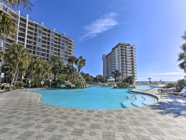 Contemporary Chic Beachfront Condo Three bedroom