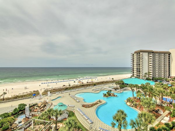 Contemporary Chic Beachfront Condo Three bedroom