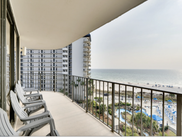 Contemporary Chic Beachfront Condo Three bedroom