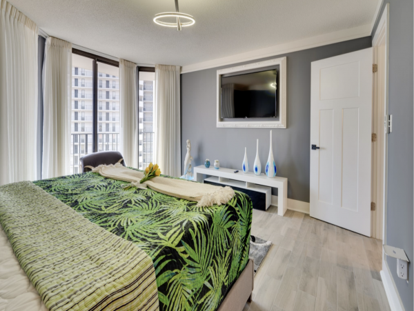 Contemporary Chic Beachfront Condo Three bedroom