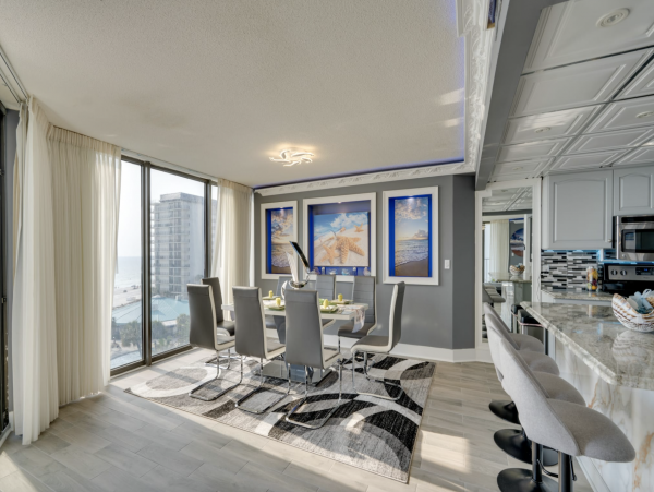Contemporary Chic Beachfront Condo Three bedroom