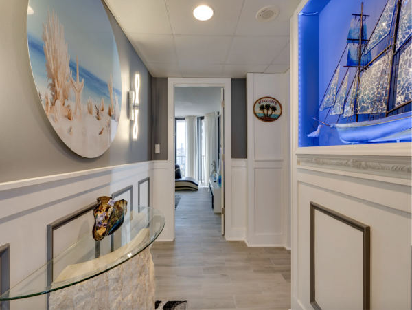 Contemporary Chic Beachfront Condo Three bedroom