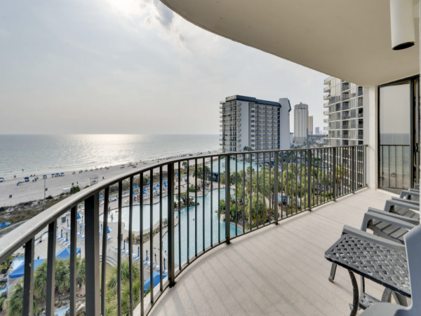 Contemporary Chic Beachfront Condo Three bedroom