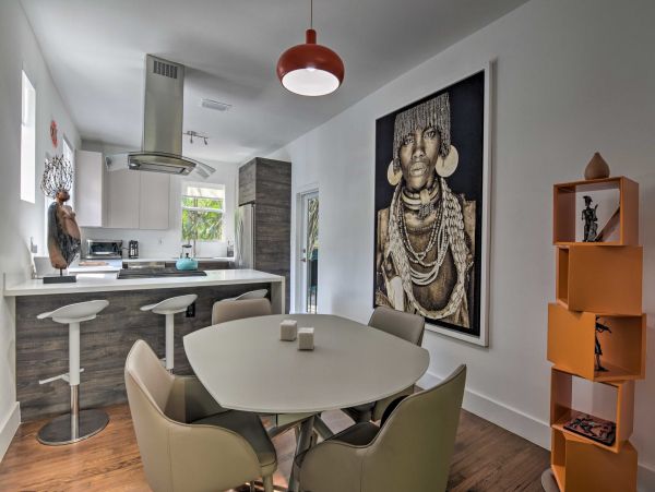Luxury 2 Bedroom Vacation Pool Home in Biscayne Park