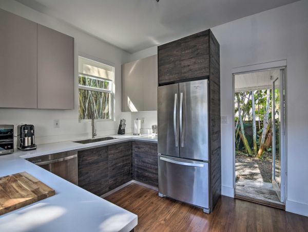 Luxury 2 Bedroom Vacation Pool Home in Biscayne Park