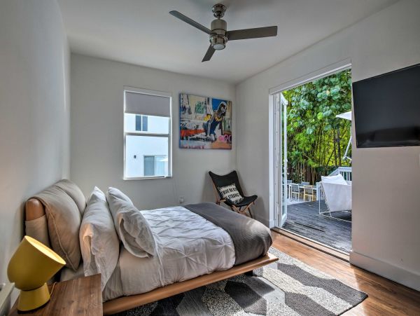 Luxury 2 Bedroom Vacation Pool Home in Biscayne Park