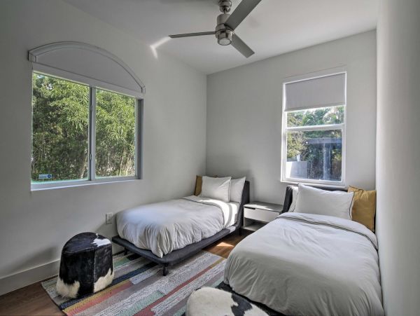 Luxury 2 Bedroom Vacation Pool Home in Biscayne Park