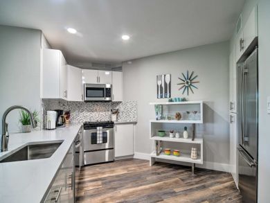 St. Petersburg Home 933953
