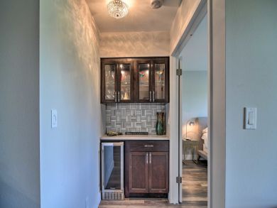 St. Petersburg Home 933953